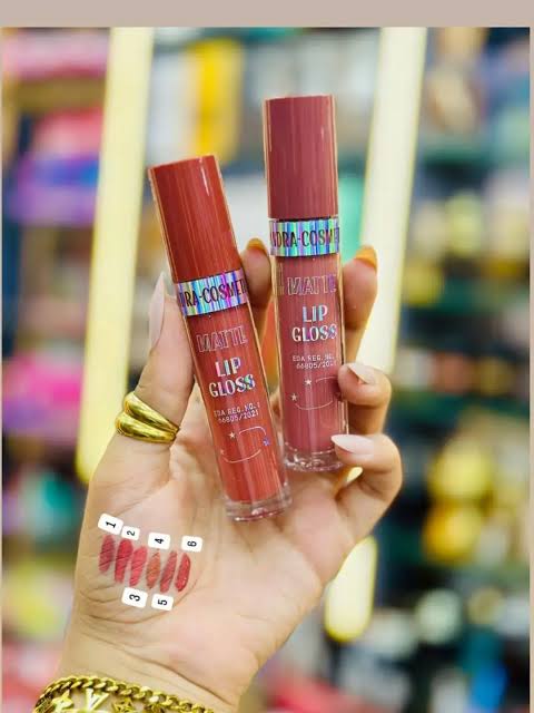Sandra cosmetics lip gloss matte درجات